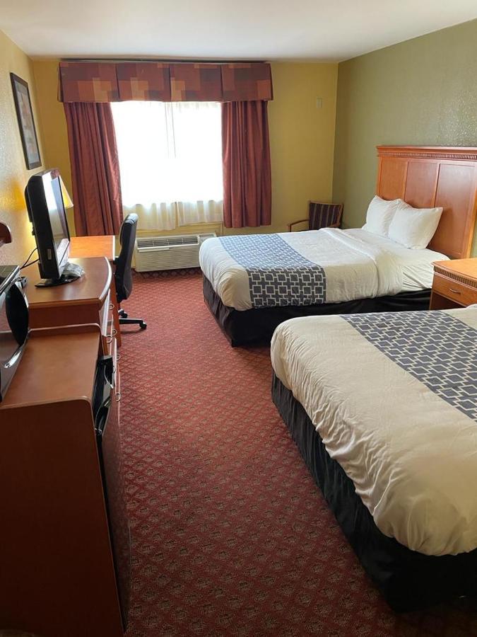Hutchi Bell Hotell South Hutchinson Eksteriør bilde