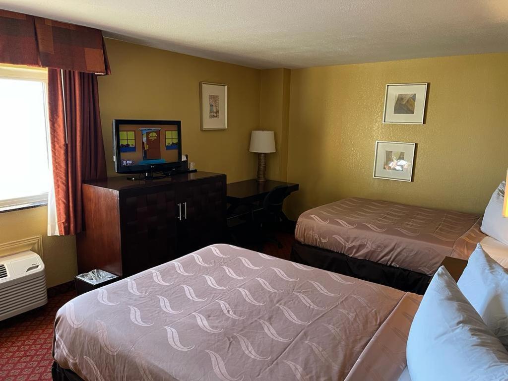 Hutchi Bell Hotell South Hutchinson Eksteriør bilde